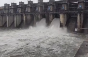 माचागोरा बांध के 2गेट खुले,नहरों में पानी छोड़ रहे,