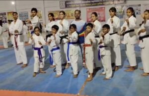 25 कराते खिलाडीयो की टीम रवाना..इंटरनेशनल कराते प्रतियोगिता मंगलोर के लिए