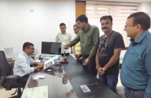 पत्रकार बीमा की प्रीमियम राशि कम करने छिंदवाड़ा प्रेस एसोसिएशन ने जनसंपर्क आयुक्त से की मुलाकात।