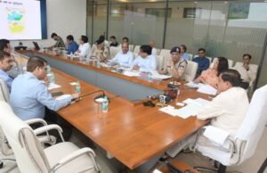 अतिवर्षा और बाढ़ की स्थिति को देखते हुए अधिकारी-कर्मचारीअवकाश पर नहीं जाए..