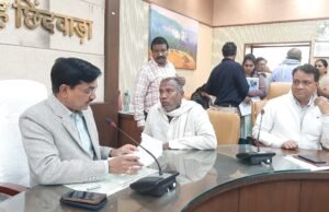 जनसुनवाई : कलेक्टर श्री सिंह ने सुनी 165 आवेदकों की समस्यायें