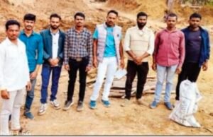 पुलिया निर्माण कार्य में किया जा रहा घटिया रेत का उपयोग ग्रामीणों ने एसडीएम को सौपा ज्ञापन…