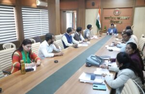 कलेक्टर ने ली विभिन्न विभागों के निर्माण कार्यों की समीक्षा बैठक, लापरवाह निर्माण एजेंसियों पर कार्यवाही