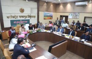 जिले के जनजातीय हितग्राही को मिले शासन की योजनाओं का लाभ- मंत्री डॉ.शाह