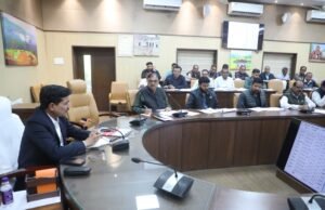 कलेक्टर एवं बैंक प्रशासक श्री सिंह ने ली जिला सहकारी केंद्रीय बैंक मर्यादित की समीक्षा बैठक