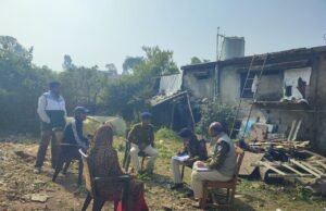 कर्ज से परेशान दम्पति ने खाया ज़हर, मौत…