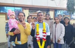 पातालकोट से भारिया जनजाति में डिप्टी कलेक्टर बनने वाला निशांत पहला शख्स है.