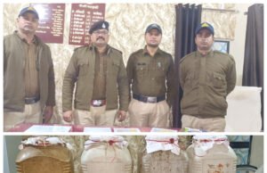 पुलिस पकड़ रही कच्ची शराब,आबकारी विभाग के अधिकारी की नहीं खुल रही है नींद