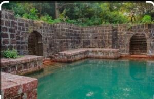 एक ऐसा गांव जहां 24 घंटे निकलता है खोलता हुआ गरम पानी…