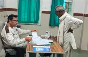 5 दिन से ज्यादा बुखार और खांसी हो तो डॉक्टर से मिलें, महंगी जांच की जरूरत नहीं