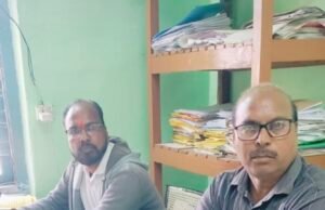 किसान से 6 हजार की रिश्वत लेते जेई और बाबू गिरफ्तार…