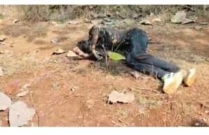 चौरई क्षेत्र के नवेगांव मकरिया के जंगल में मिली युवक की अधजली लाश….