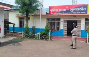 आपनी पत्नी को आरोपी पति ने शराब के नशे में लाठी से पीटकर कर दी हत्या..