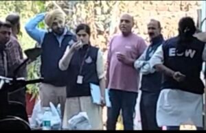 सिवनी नगर पालिका सीएमओ और बालाघाट नगरपालिका प्रभारी दिशा डेहरिया के छिंदवाडा नागपुर रोड स्थित घर मे eow का छापा।