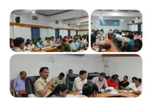 कलेक्टर श्री शीलेंद्र सिंह ने जनपद पंचायत परासिया में ली सचिव एवं रोजगार सहायकों की समीक्षा बैठक…