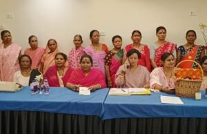 गांव-गांव, घर-घर किराने की दुकानों में बिक रही अबैध शराब पुलिस प्रशासन एंव आबकारी विभाग बना कठपुतली -गुलाबी गैंग।