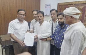 सरकार व प्रशासन की मिलीभगत से लुट रहे जिले के किसान- मनीष पाण्डेय