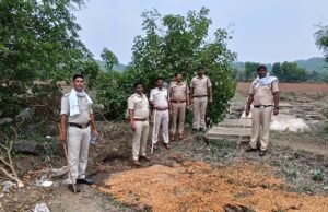 पांढुर्ना जिलें के ग्राम मेहराखापा और सीतापार के नदी नालों में बन रहे अवैध शराब के अड्डों पर दबिश