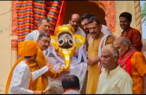 लू लगने से 15 दिनों के लिए बीमार हुए भगवान जगन्नाथ,स्नान दर्शन के लिए उमड़ी भक्तों की भीड़