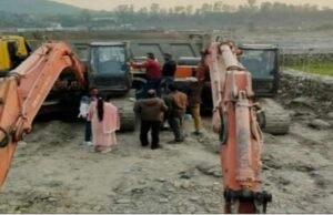 अवैध मुरूम खनन पर मुंगेर कंस्ट्रक्शन पर 15.36 लाख का जुर्माना, पोकलेन और डंपर राजसात…