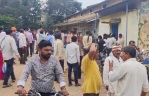 छिंदवाड़ा जिले में यूरिया के लिए हाहाकार मचा..