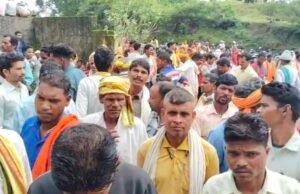 अन्नदाता एक एक बोरी यूरिया के लिए तरसता दिख रहा है… आखिर कब तक अन्नदाता की होते रहेगी उपेक्षा…?