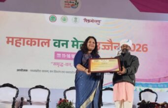 महाकाल वन मेला उज्जैन में छिंदवाड़ा के नाड़ी वैद्य श्री प्रीतम डोंगरे को किया गया तृतीय पुरस्कार से सम्मानित…..
