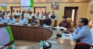 कलेक्टर श्री नारायन की अध्यक्षता में शिक्षा विभाग, जिला शिक्षा केंद्र एवं जनजातीय कार्य विभाग की संयुक्त समीक्षा बैठक संपन्न