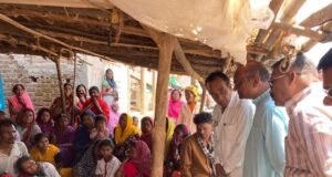 छिंदवाड़ा बस हादसा: शोकाकुल परिवारों के बीच पहुँचे कांग्रेसजन, 1 करोड़ मुआवजा और नौकरी की मांग तेज