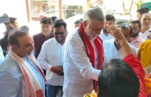 भाजपा जिलाध्यक्ष के घर सजा सियासी दरबार: मंत्री प्रहलाद पटेल का भव्य स्वागत, विकास पर मंथन