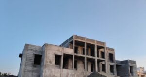 छात्रावास निर्माण में बड़ा घोटाला!दो साल से अधूरा भवन, घटिया निर्माण से कभी भी हो सकता है बड़ा हादसा..?