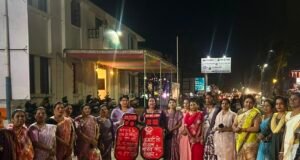 गैस के बढ़े हुए मूल्य के खिलाफ सड़क पर उतरी महिला कांग्रेस