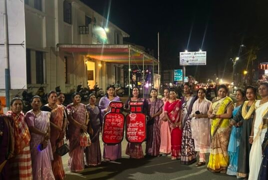 गैस के बढ़े हुए मूल्य के खिलाफ सड़क पर उतरी महिला कांग्रेस