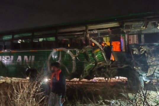 बस और पिकअप में भीषण भिड़ंत, 10 की मौत, 26 घायल — सीएम के कार्यक्रम से लौट रहे थे ग्रामीण…!