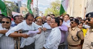 किसानों के मुद्दों पर कांग्रेस का प्रदर्शन, सड़कों पर उतरे कार्यकर्ता…