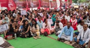 छिंदवाड़ा में शिक्षकों का सैलाब: TET और वरिष्ठता मुद्दे पर हजारों की हुंकार