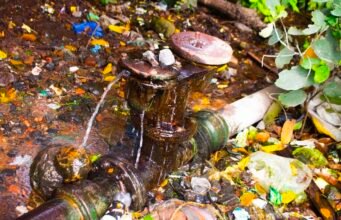 करोड़ों की पाइपलाइन “कागज़ों में चालू”, शहर आज भी गंदा पानी पीने को मजबूर