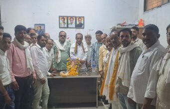 आधुनिक भारत के निर्माता राजीव गांधी को कांग्रेसजनों ने दी श्रद्धांजलि