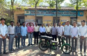कबाड़ से बनाया इलेक्ट्रिक वाहन, आईटीआई और पॉलिटेक्निक के छात्रों का नवाचार