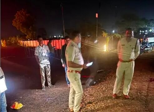 चौरई में दर्दनाक सड़क हादसा: अज्ञात वाहन की टक्कर से दो युवकों की मौत, एक गंभीर घायल