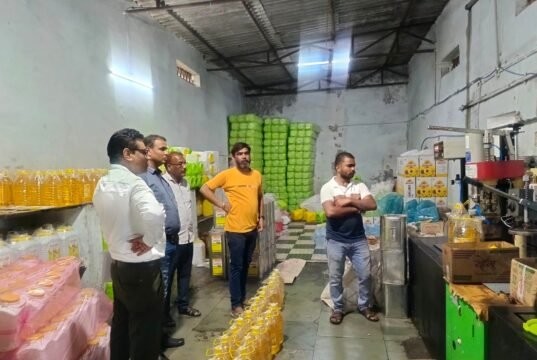 खाद्य सुरक्षा एवं नापतौल विभाग ने किया शहर के तेल विक्रेताओं के प्रतिष्ठानों का निरीक्षण..