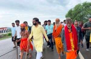 राज्यपाल माननीय मंगुभाई पटेल ने सांसद बंटी विवेक साहू को धार्मिक पदयात्रा के लिए दी शुभकामनाएं