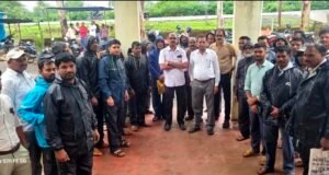 स्कूलों के प्रभार पर छिड़ा नया विवाद: शिक्षकों ने पत्रकारों पर उठाए सवाल, विभागीय अधिकारी के बयान से बढ़ा भ्रम