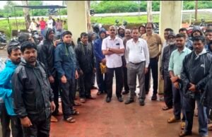 स्कूलों के प्रभार पर छिड़ा नया विवाद: शिक्षकों ने पत्रकारों पर उठाए सवाल, विभागीय अधिकारी के बयान से बढ़ा भ्रम