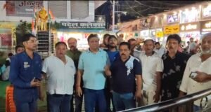 राहुल गांधी की हिरासत के विरोध में छिंदवाड़ा में कांग्रेस का धरना, फव्वारा चौक पर जुटे कार्यकर्ता