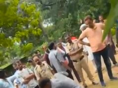 चोरी के शक में युवक की पिटाई का वीडियो वायरल, तमाशबीन बने रहे लोग