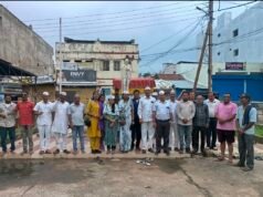 भारत छोड़ो आंदोलन की गूंज: गांधी गंज पहुंचा कांग्रेस सेवादल महात्मा गांधी की प्रतिमा पर माल्यार्पण कर अर्पित की पुष्पांजलि..