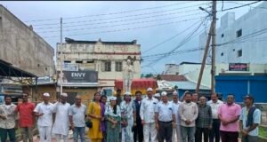 भारत छोड़ो आंदोलन की गूंज: गांधी गंज पहुंचा कांग्रेस सेवादल महात्मा गांधी की प्रतिमा पर माल्यार्पण कर अर्पित की पुष्पांजलि..
