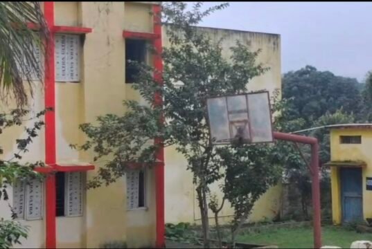 67 लाख का बास्केटबॉल ग्राउंड पहली बारिश में बेहाल!तामिया आवासीय खेल परिसर में निर्माण की गुणवत्ता पर बड़ा सवाल, 18 लाख की बाउंड्रीवॉल भी ढही..