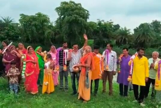 सावन में धर्ममय हुआ बींझावाड़ा, सैकड़ों कांवड़ियों ने पैदल पहुंचकर रत्नेश्वर महादेव का किया जलाभिषेक..